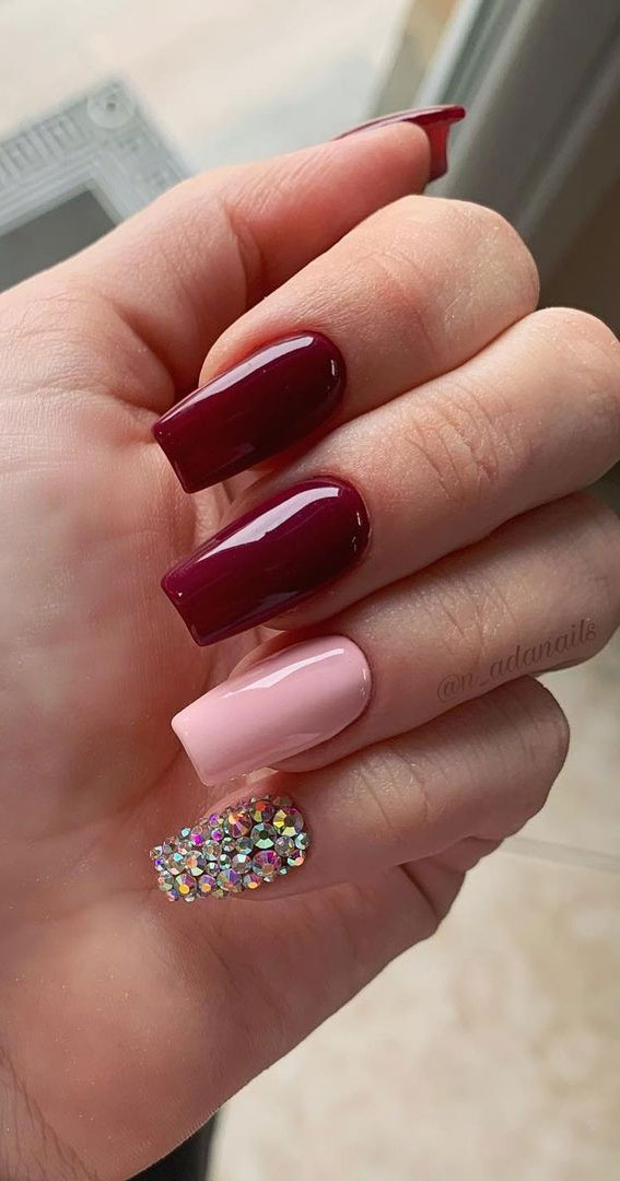 burgundy and pink nails, mix and match fall nail colors, coffin fall nails, autumn fall nails 2021, berry tone naisl