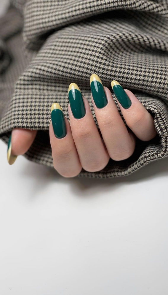 50 Elegant Green And Gold Nails For Any Occasion