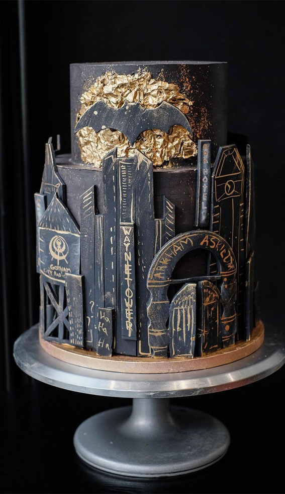 43 Cute Cake Decorating For Your Next Celebration : Batman Birthday Cake