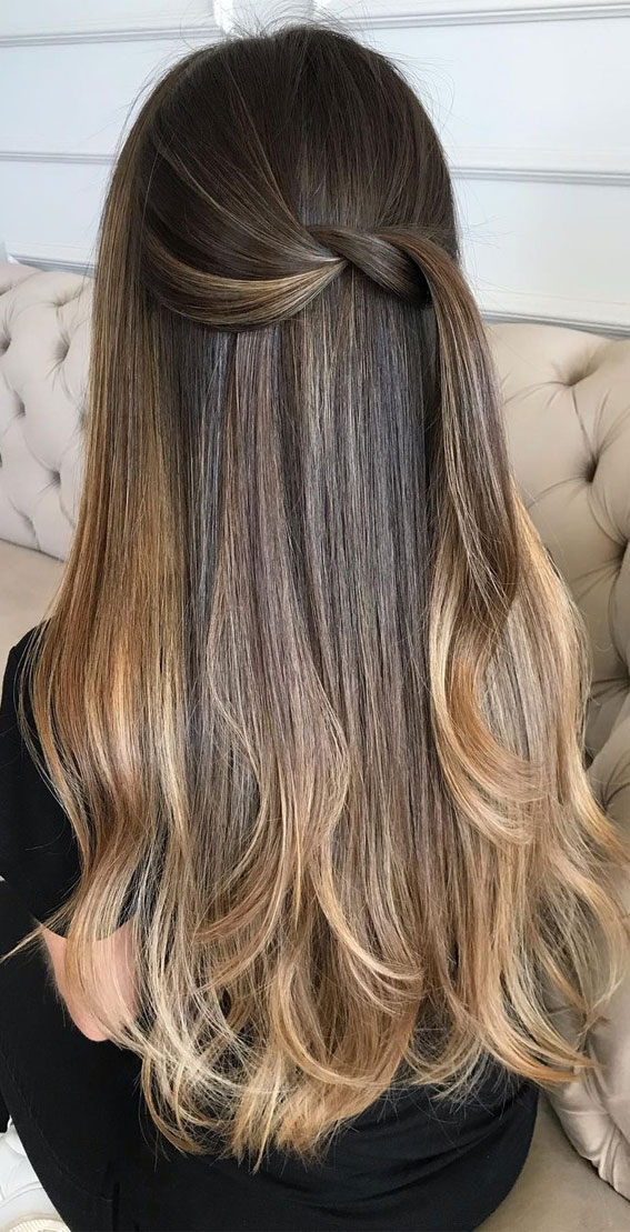 low maintenance hair color, hazelnut hair color, brunette hair color, best fall hair color ideas 2021, copper and honey hair color, brown hair with highlights, autumn hair colour trends 2021