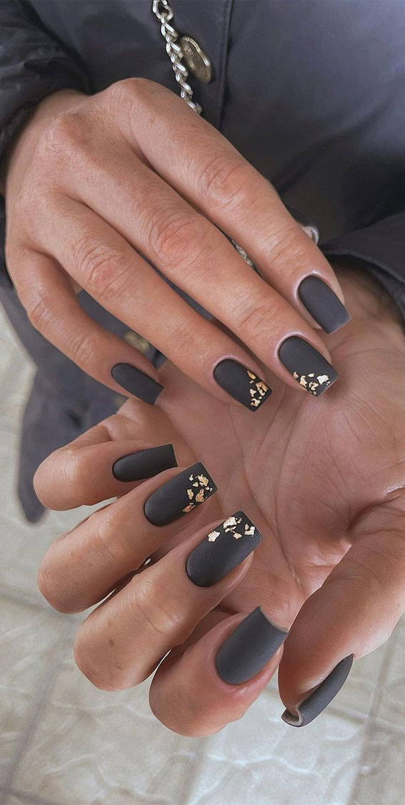 Cute Fall Nails To Help You Get Ready for Autumn Manicure : Matte Dark Grey Nails with Gold Foil