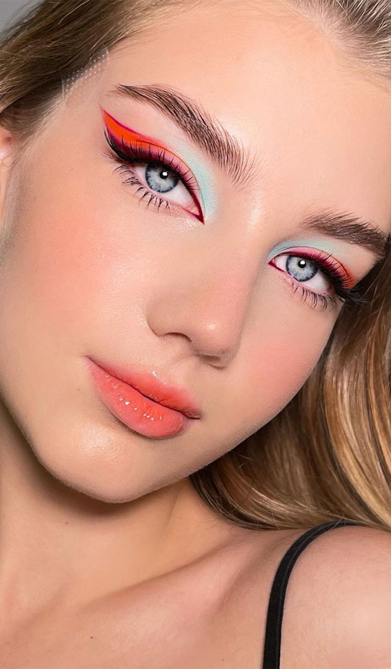 menneskelige ressourcer En del Genoplive 34 Creative Eyeshadow looks that are wearable : Blue Mint and Bright Red  Eyeshadow