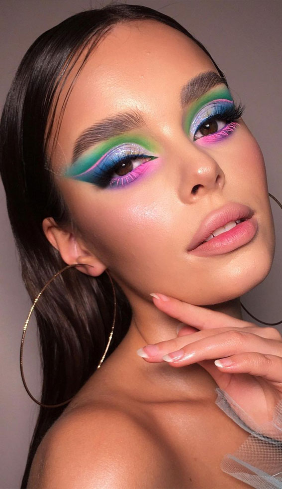 34 Creative Eyeshadow Looks That’re Wearable : Green, Blue and Pink Eyeshadow