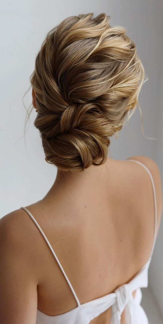 23 Updos For Medium Length : Textured Low Updo