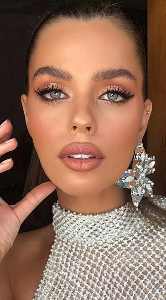 33 Wedding Makeup Looks That Are Beyond Beautiful : Bridal Make up Look for Green Eyes