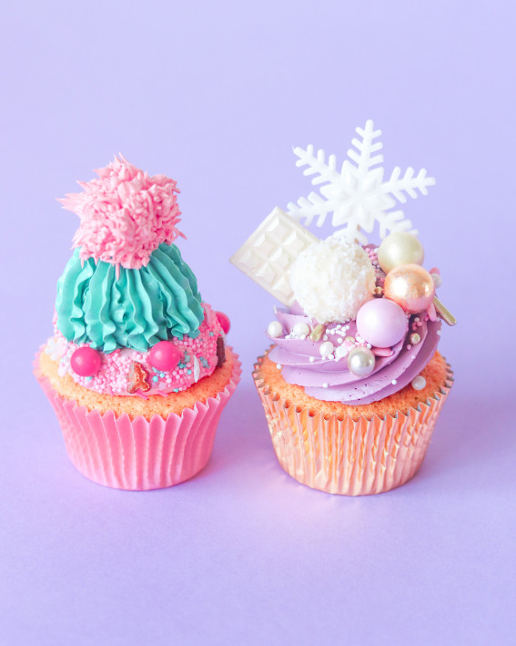 Festive Cupcakes to Add to Your Holiday Table : Woolly Hat & Snowflake Cupcakes