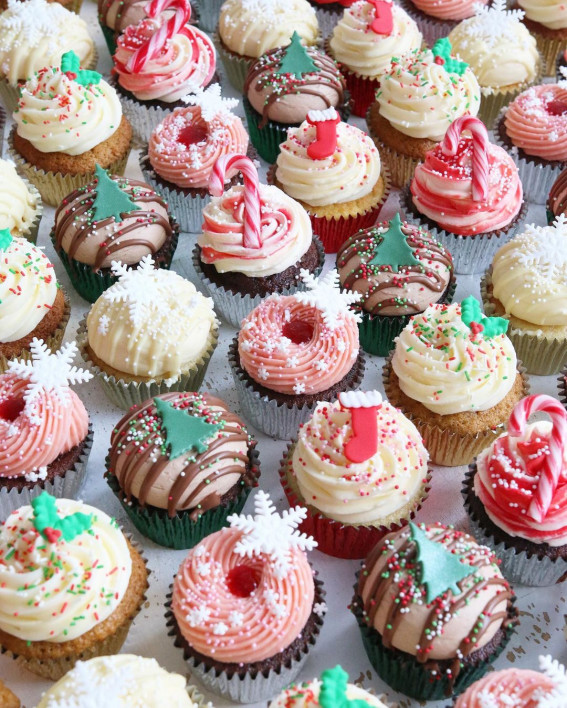 Festive Cupcakes to Add to Your Holiday Table : Candy Cane Cupcakes