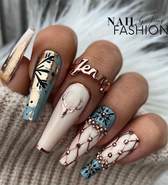 30+ Christmas and Holiday Nail Designs for Every Taste : Elegant Christmas Nails