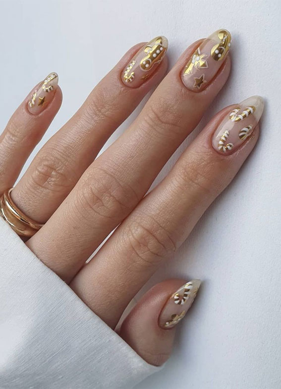 gold christmas nails, holiday festive nails, festive nails 2021, gold ornament christmas nails, christmas nails 2021