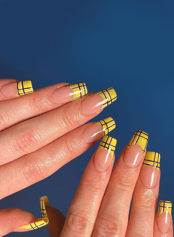 yellow tartan nails, plaid nails, plaid nail designs, plaid nails 2021, tartan nails, nude tartan nails, plaid nail designs