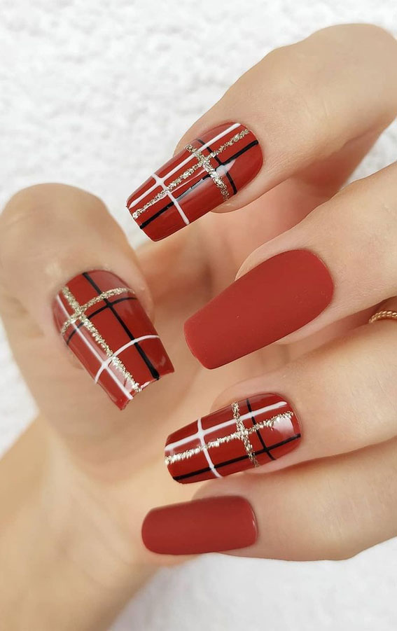 Cute plaid nail designs for autumn 2021 : Cinnamon Plaid Nails