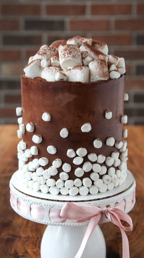 20 Jaw Dropping Winter Cakes : Chocolate Cake Topped with Marshmallow