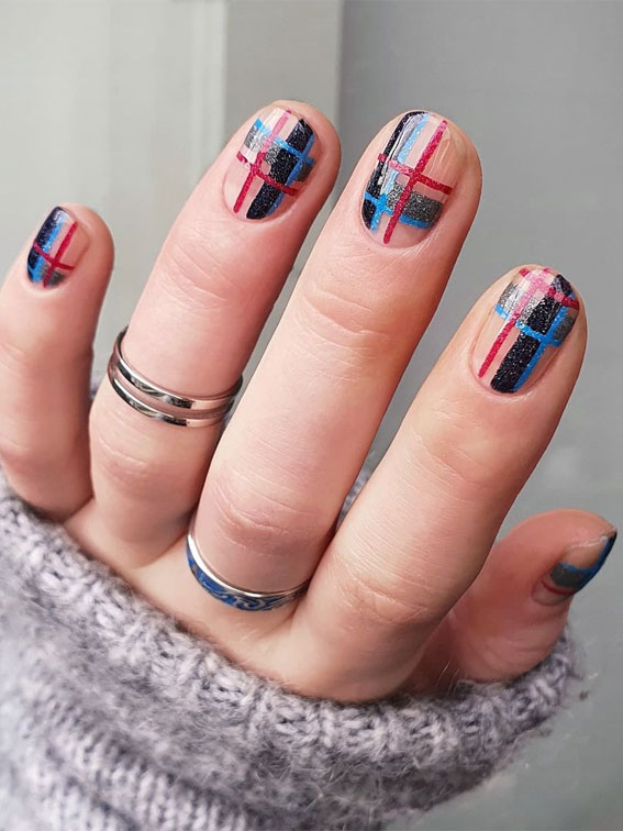 Mùa đông đang đến gần, hãy thử những thiết kế nail mùa đông cho móng tay ngắn để thể hiện phong cách của bạn. Hãy khám phá từng mẫu thiết kế và hãy tự tay tạo ra một bộ móng tay đẹp như ý với những ý tưởng mới lạ và độc đáo.