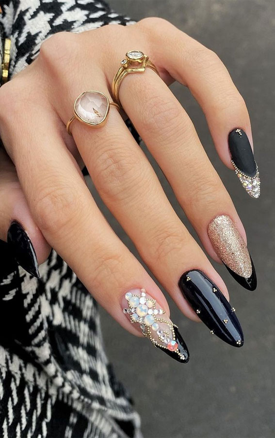 35 Black Nail Ideas To Screenshot For Your Next Mani Appointment