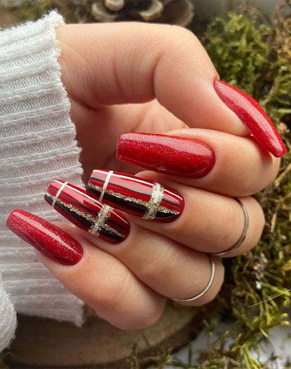 27 Charming Winter Nail Designs : Red Tartan Winter Nails