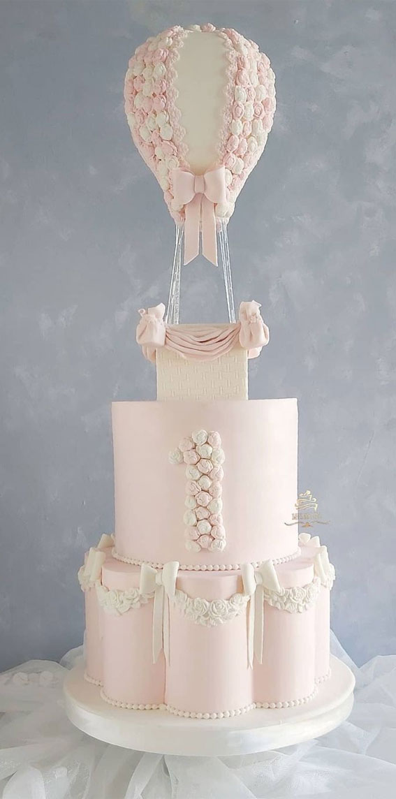 25 Cute Baby Girl First Birthday Cakes : Light Pink Hot Air Balloon Cake