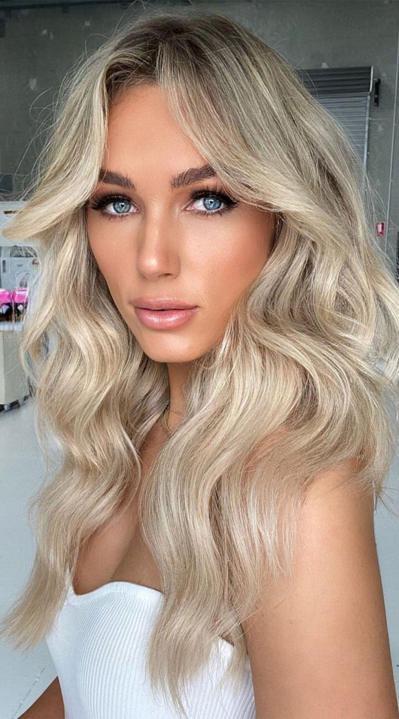 38 Best Hair Colour Trends 2022 That’ll Be Big : Blonde Chameleon Shade