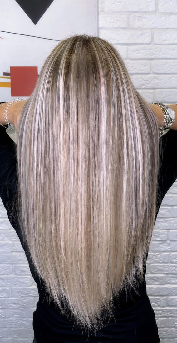 38 Best Hair Colour Trends 2022 That’ll Be Big : Light Brown with Blonde & Shadow Roots