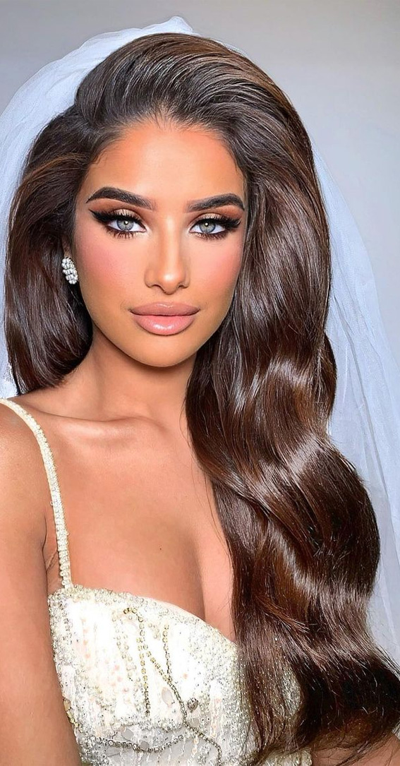 40 Best Wedding Makeup Ideas for 2022 : Nude Lips & Sophisticated Wing Liner