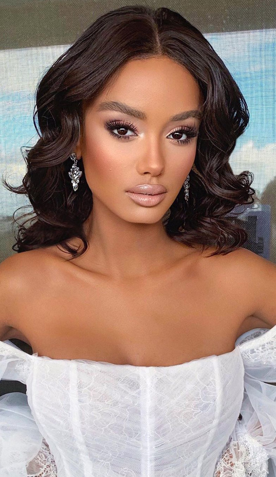 40 Best Wedding Makeup Ideas for 2022 : Nude Lips for Soft Glam Bridal Look