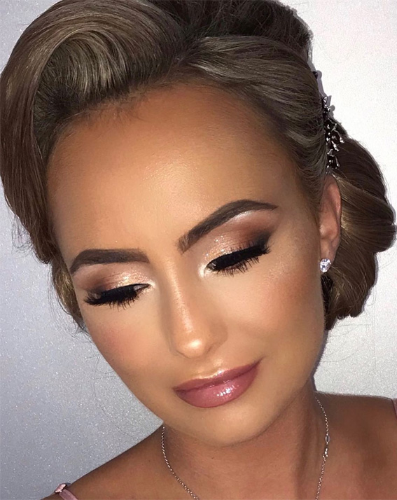 40 Best Wedding Makeup Ideas for 2022 : Smoke with a touch of black