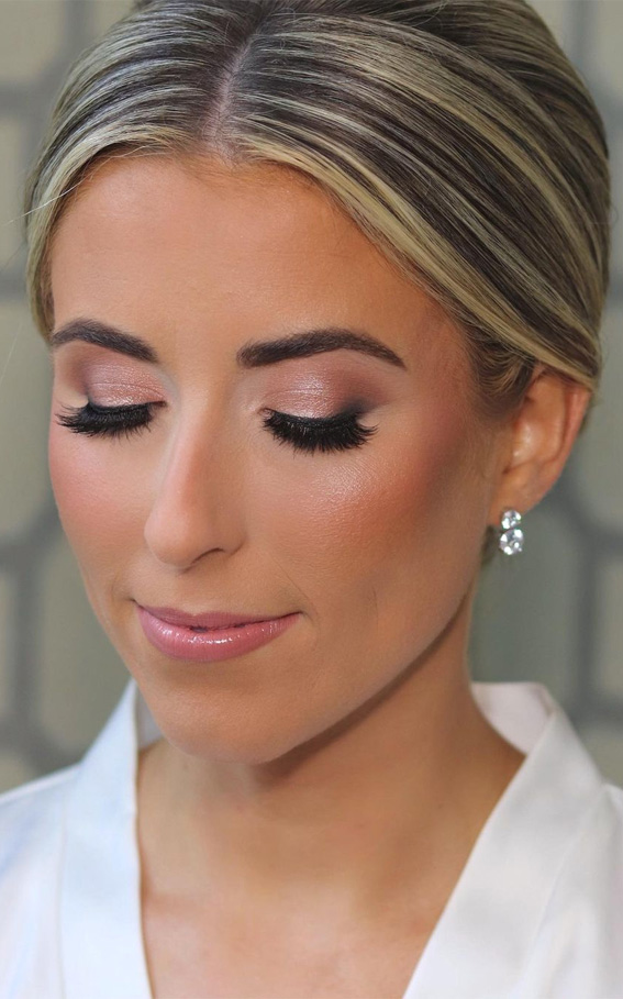 40 Best Wedding Makeup Ideas for 2022 : Pink Eye Shadow Makeup