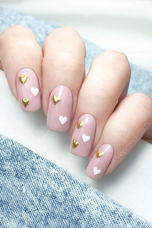 42 Cute Valentine’s Day Nails for 2022 : Nails with Gold + White Hearts