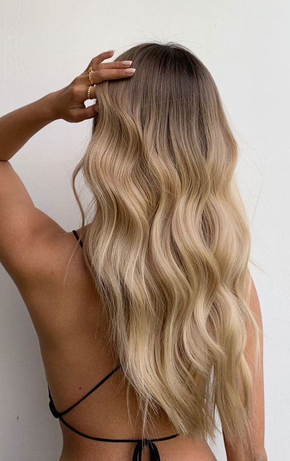 40 Hair Colour Ideas That You Should Try in 2022 : Ombre Blonde Beach Waves