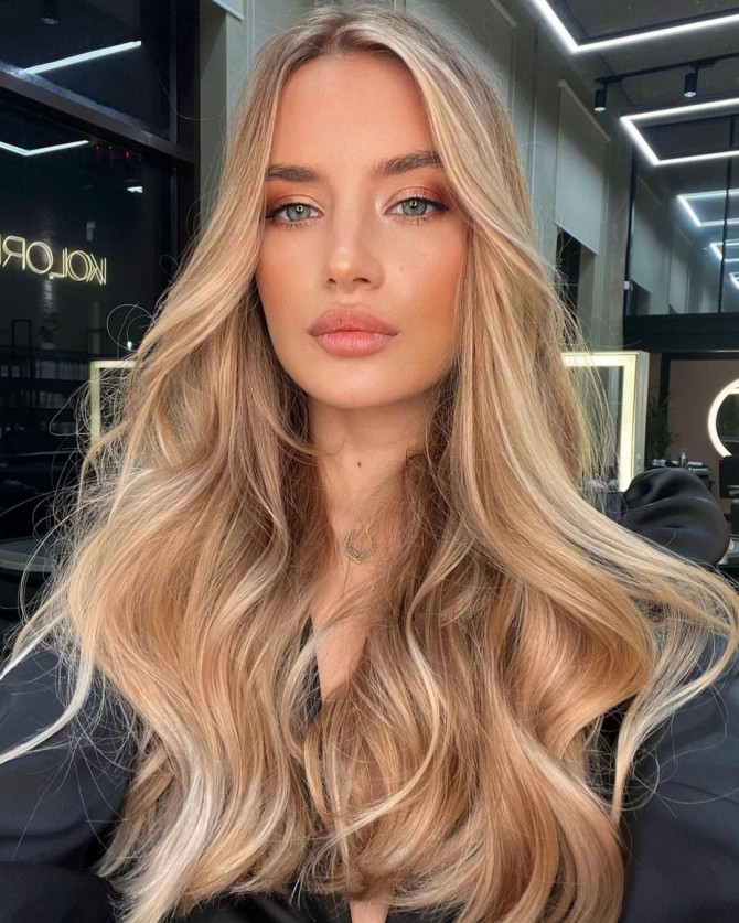 40 Hair Colour Ideas That You Should Try in 2022 : Golden Honey Wheat Blonde