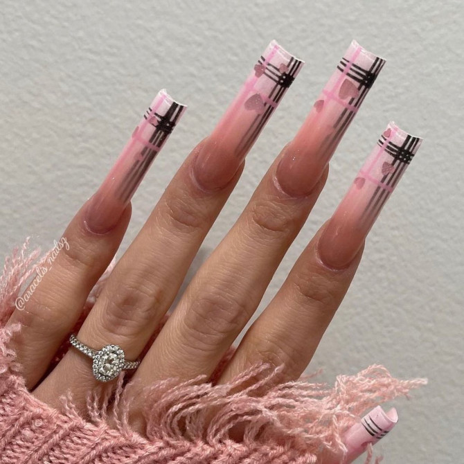 The 35 Cute Valentine’s Day Nails :Pink Burberry + Heart Nails