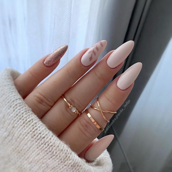 40+ Best Spring Nail Art Designs : Mix n Match Rose Gold & White Nails