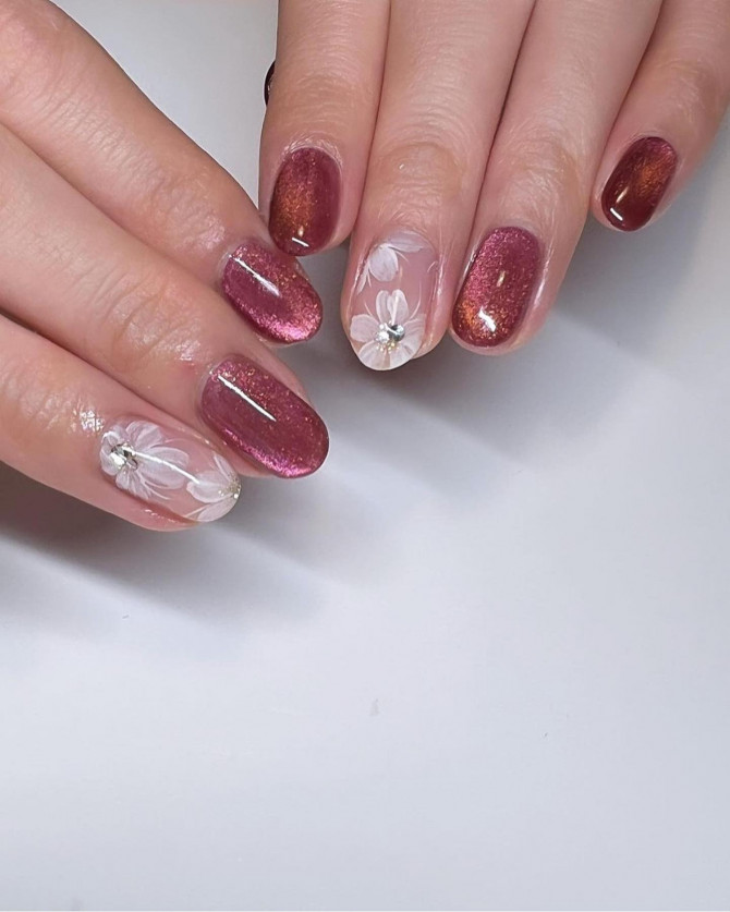 40+ Best Spring Nail Art Designs : Shimmery Red and Floral Nails