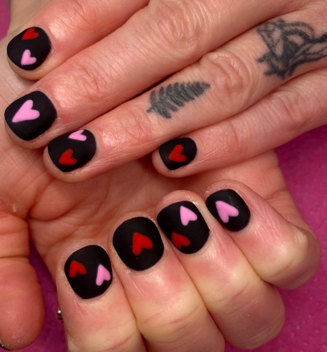 42 Insanely Cute Valentine’s Day Nails : Matte Black Short Nails