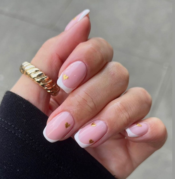 The 35 Cute Valentine’s Day Nails : Gold Hearst French Tip Nails
