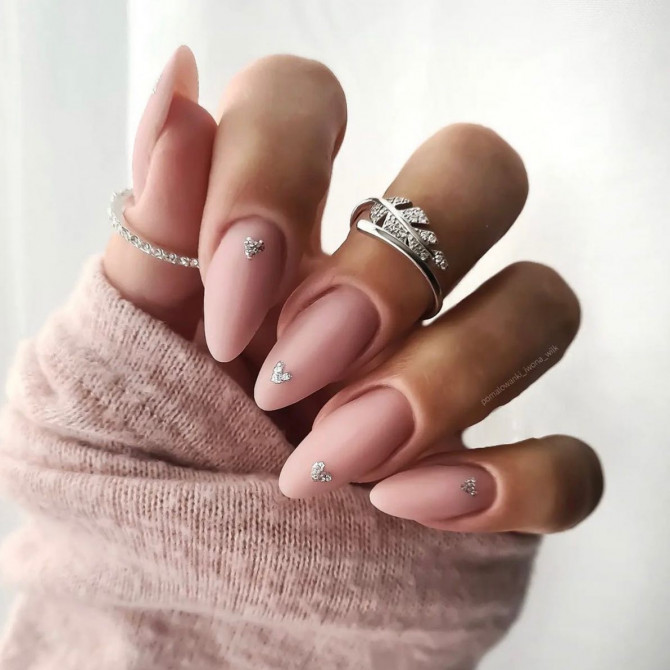 42 Insanely Cute Valentine’s Day Nails : Silver Heart Nude Matte Nails