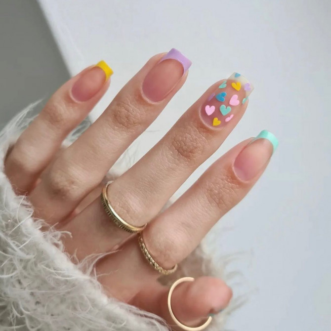 42 Insanely Cute Valentine’s Day Nails : Pastel Hearts & French Tip Nails