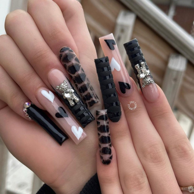 42 Insanely Cute Valentine’s Day Nails : Black Croc Nails