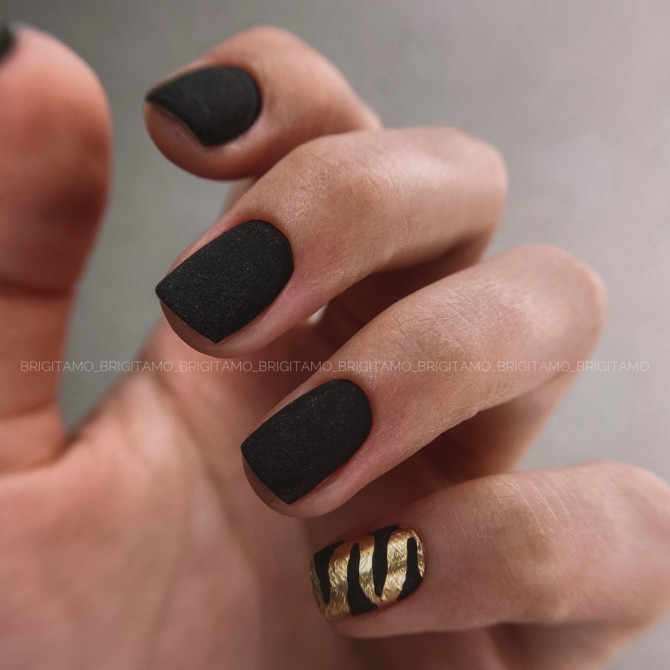30 Best Black Nail Designs For 2022 : Matte Black Gold Swirl Nails