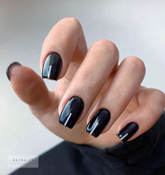 30 Best Black Nail Designs For 2022 : Simple Black Nails with White Lines