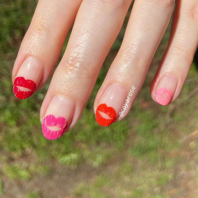42 Insanely Cute Valentine’s Day Nails : French Kiss Nails