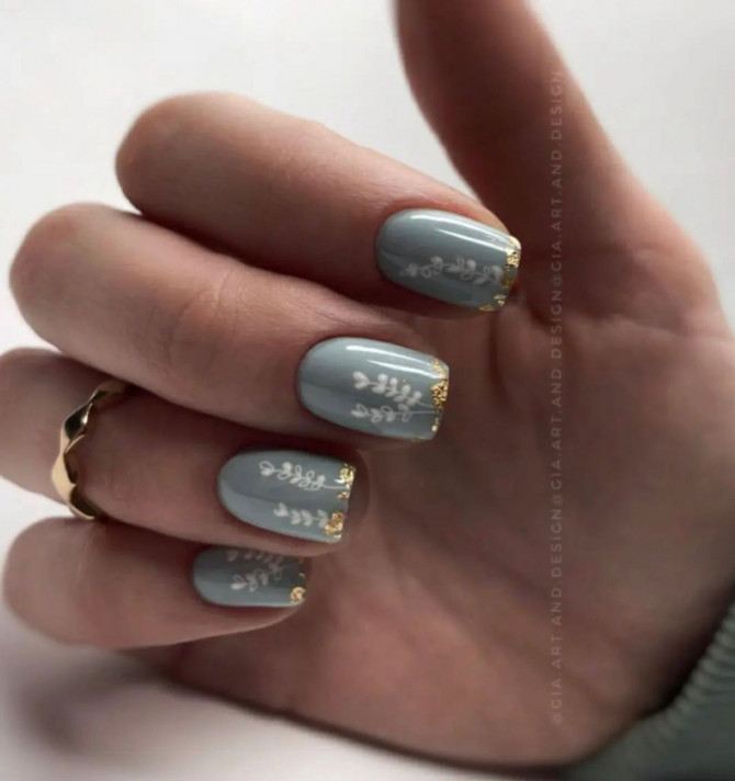 41 Best Spring Nails For 2022 : Sage Green Leaf Nails with Gold Foil Tips