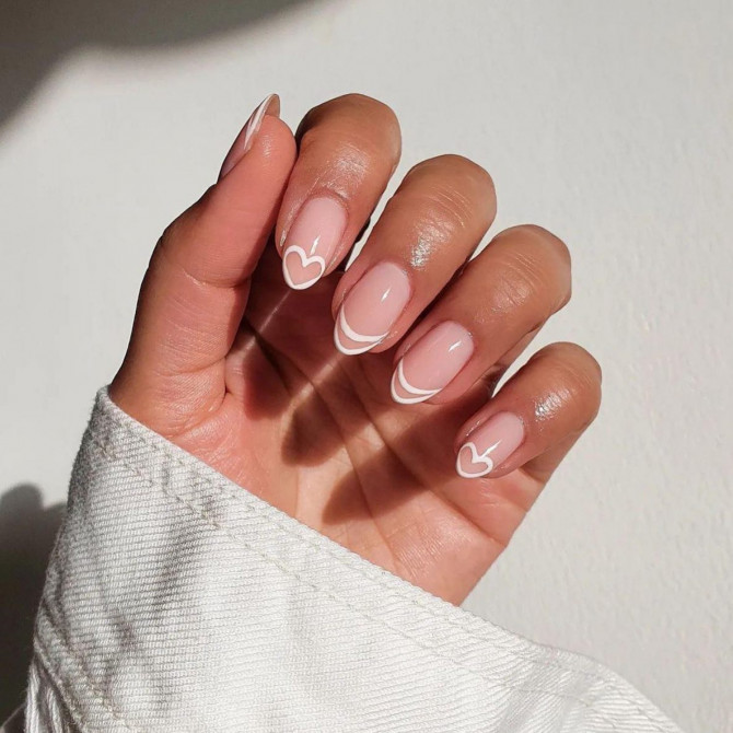 41 Best Spring Nails For 2022 : White Outline Nude Nails