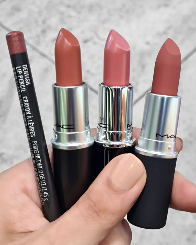 25 Mac Lipstick Swatches 2022 – Velvet Teddy, Sellout and