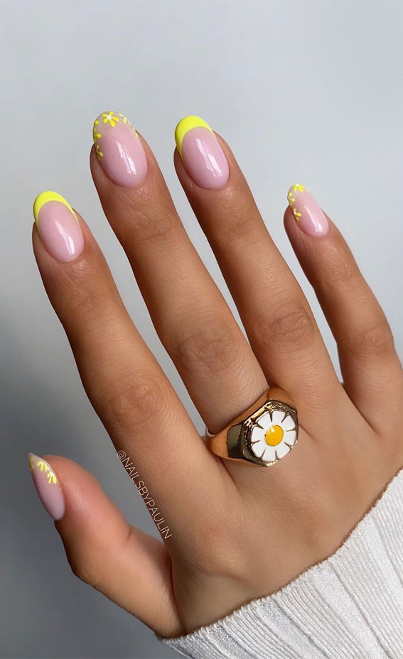 45 Trendy Spring Nails That’ll See Everywhere : Yellow Flower & French Tips