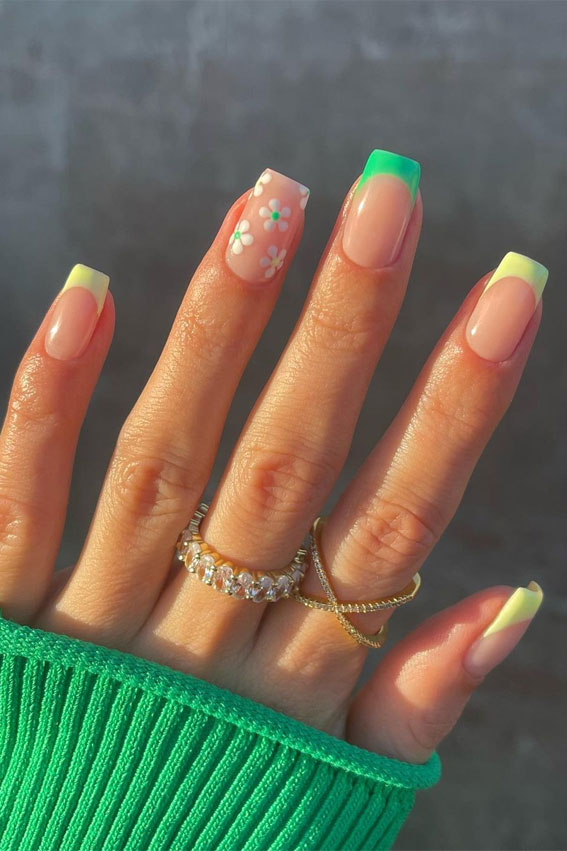 45 Trendy Spring Nails That’ll See Everywhere : White Flowers & Green French Tip Nails