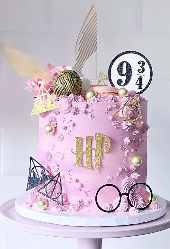 How to: Amazing Harry Potter Cake Design with golden snitch and flowers 