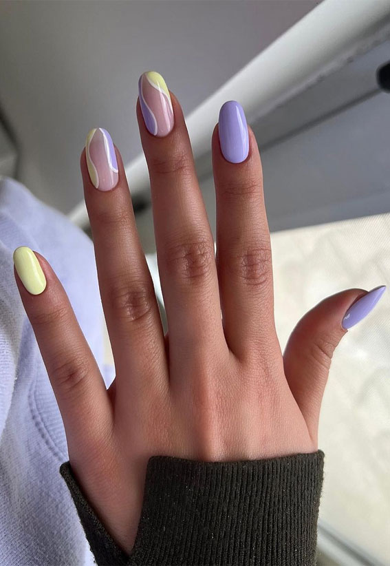 50 Trendy Summer Nail Colours & Designs : Lavender & Buttercup Colour Swirl Nails