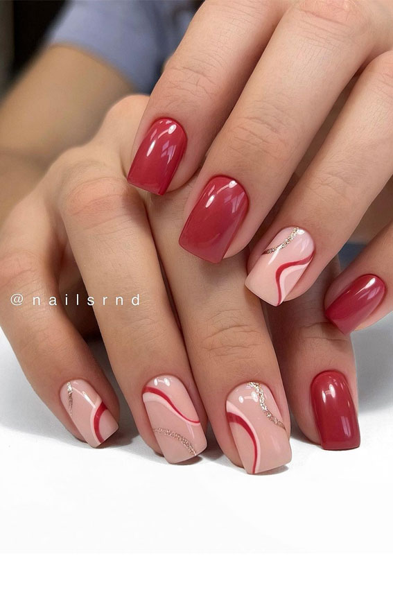 50 Trendy Summer Nail Colours & Designs : Gold & Red Terracotta Swirl Nails