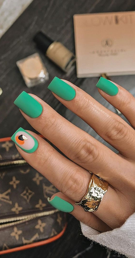 50 Trendy Summer Nail Colours & Designs : Abstract & Matte Green Nails