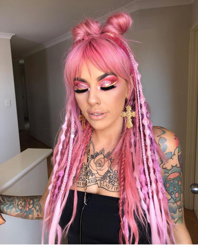40 Summer Festival Hairstyle Ideas : Pink Festival Hairstyle